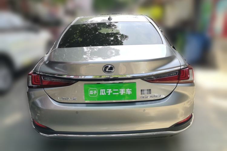 Lexus ES 200 2024 — 5