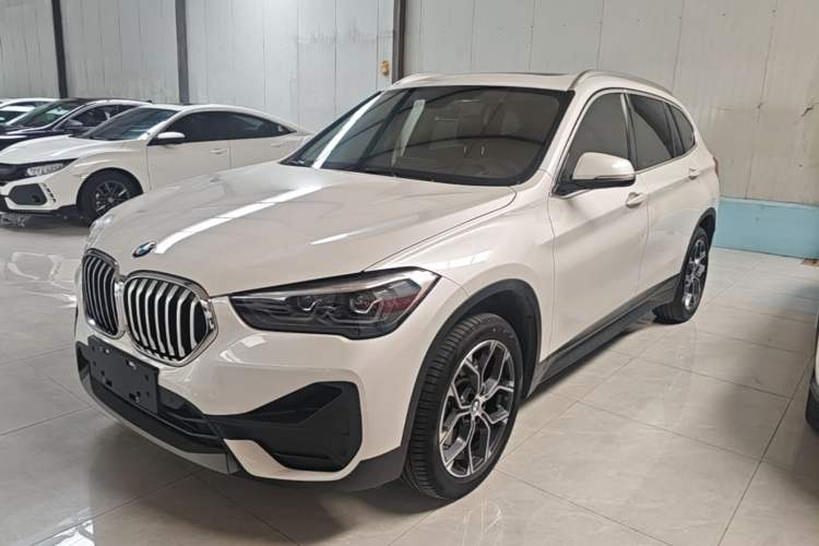BMW X1 2022 — фото 1