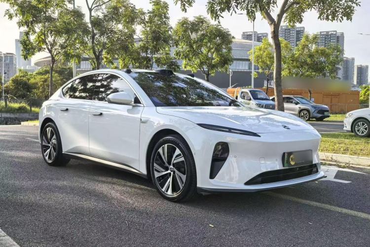 NIO ET5 2024 — 5