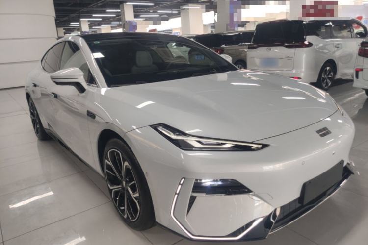 Geely Galaxy E8 2025 — 3