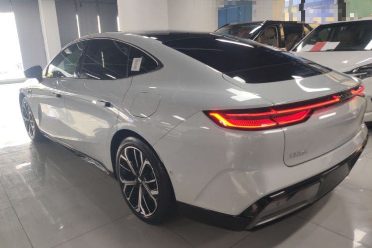 Geely Galaxy E8 2025 — 4