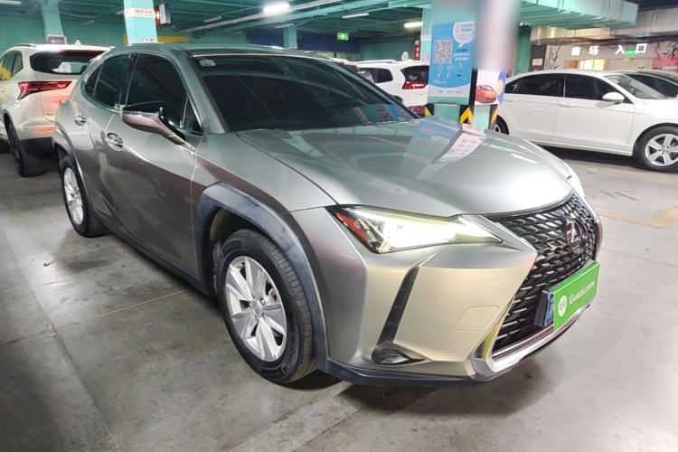 Lexus UX 200 2020 — 3