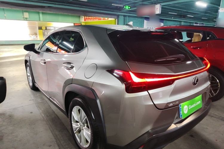 Lexus UX 200 2020 — 4