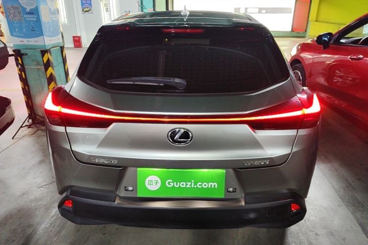 Lexus UX 200 2020 — 5
