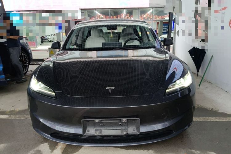 Tesla Model 3 2025 — 2