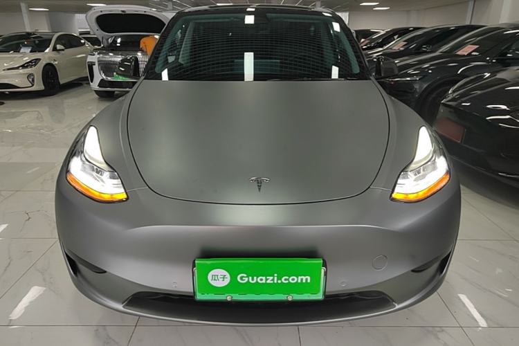 Tesla Model Y 2023 — 2