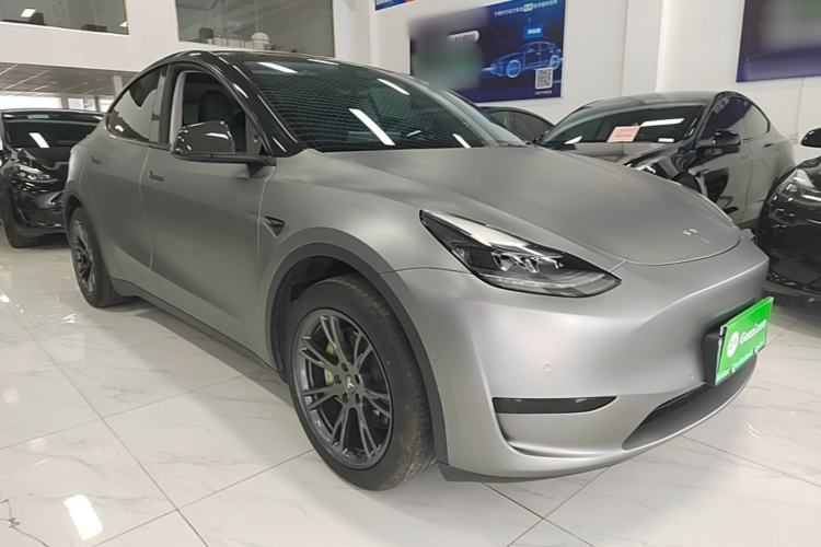 Tesla Model Y 2023 — 3