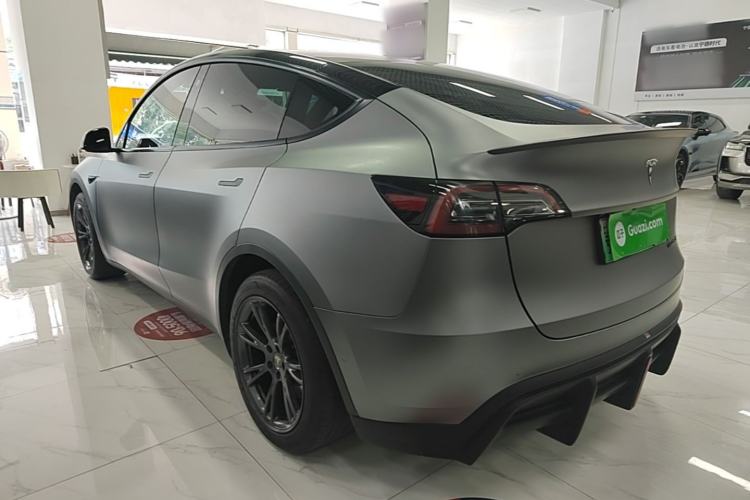 Tesla Model Y 2023 — 4