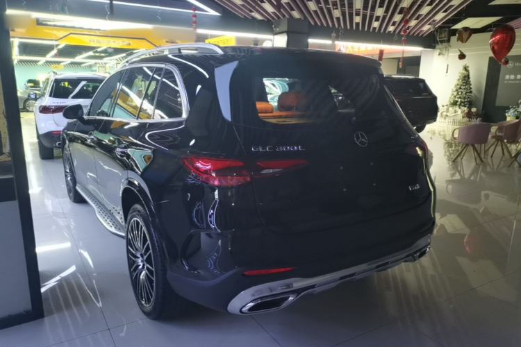 Mercedes-Benz GLC 300 L 2024 — фото 4