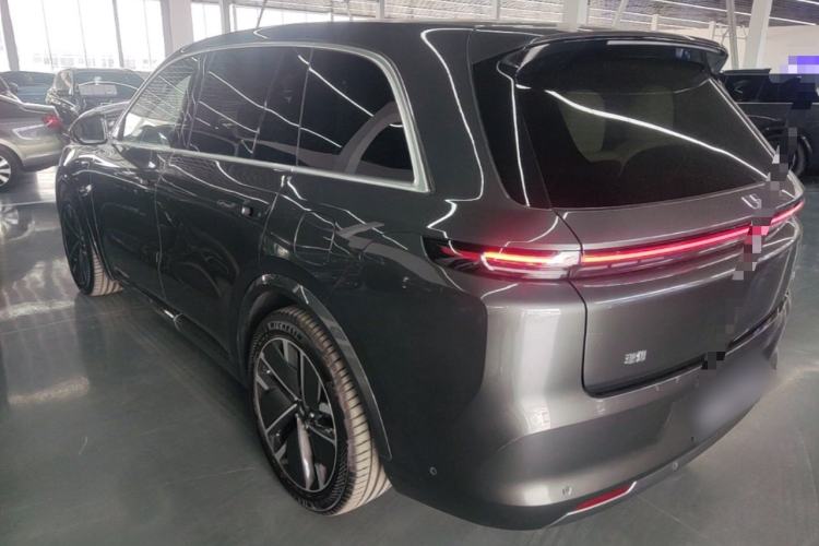 Li Auto L8 2025 — 4