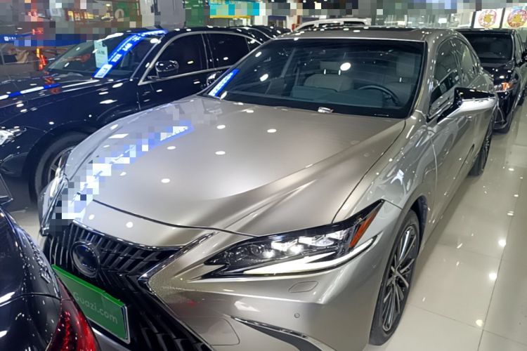 Lexus ES 300h 2021 — 2