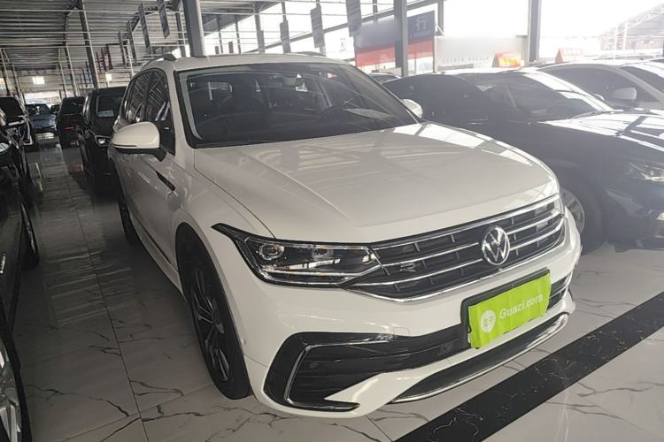 Volkswagen Tiguan L 2023 — фото 3