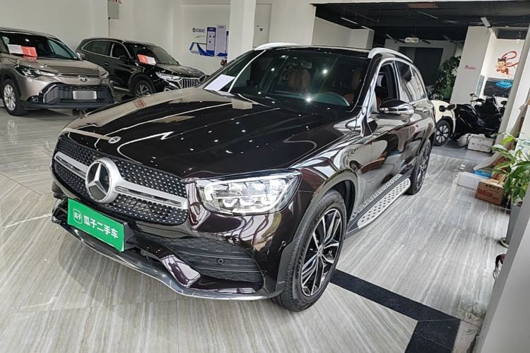Mercedes-Benz GLC 260 L 2022 — фото 1