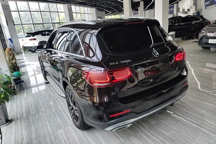 Mercedes-Benz GLC 260 L 2022 — фото 4