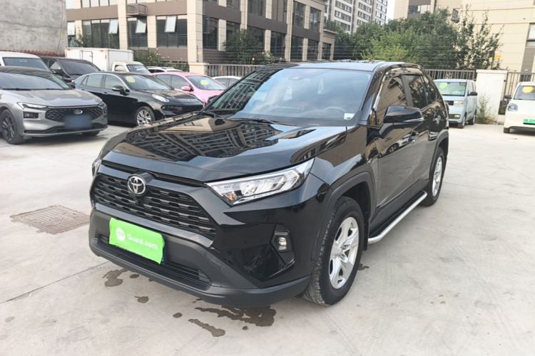 Toyota RAV4 2023 — фото 1