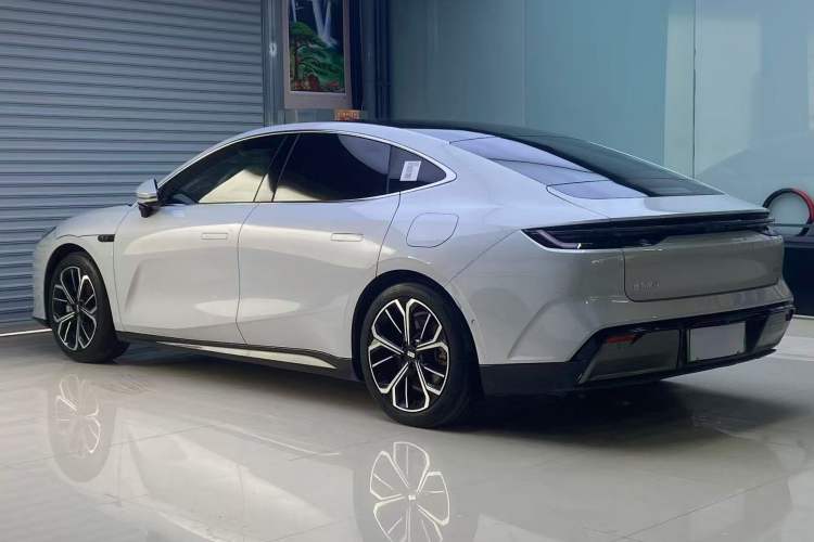 Geely Galaxy E8 2025 — 4