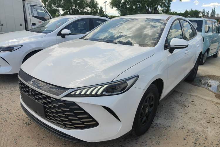 BYD Qin Plus 2025 — фото 1