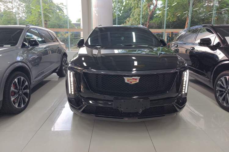 Cadillac XT5 2025 — фото 2