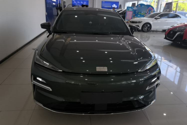 Geely Galaxy 8 2025 — 2
