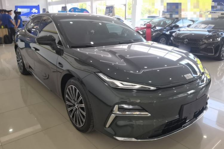 Geely Galaxy 8 2025 — 3