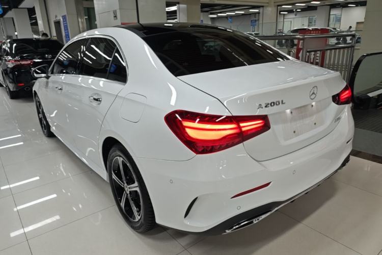 Mercedes-Benz A 200 L 2023 — 4