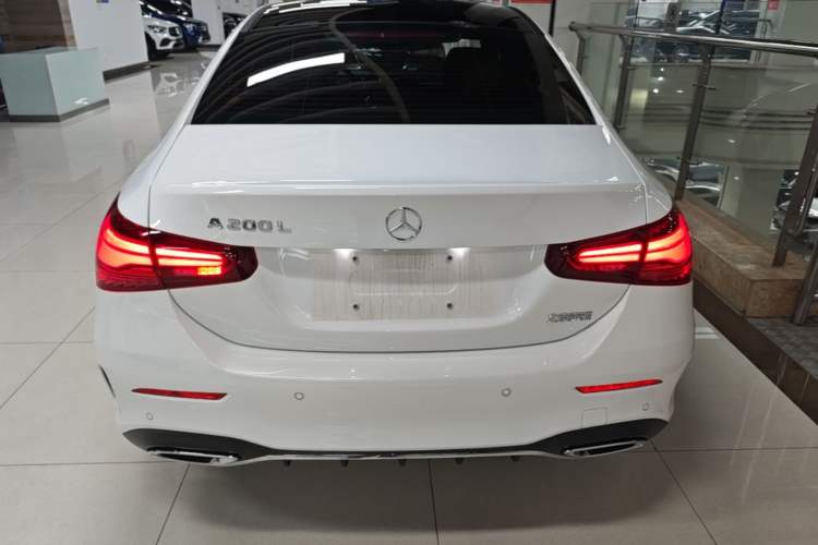 Mercedes-Benz A 200 L 2023 — 5