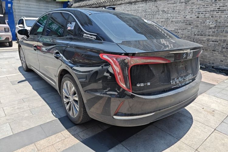 Hongqi E-QM5 2024 — 4