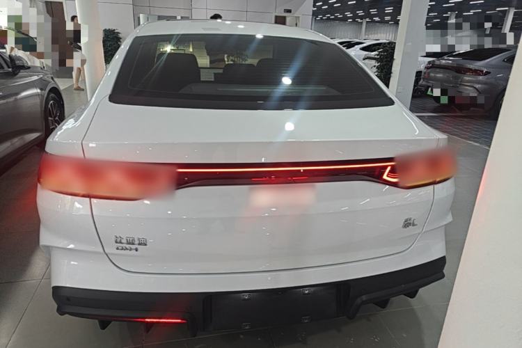 BYD Qin L 2024 — 5