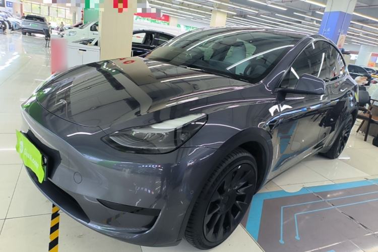 Tesla Model Y 2023 — фото 1