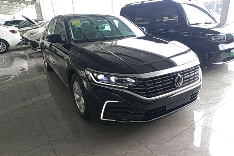 Volkswagen Passat 2025 — 3