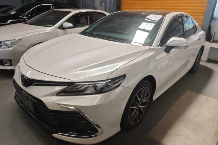 Toyota Camry 2021 — фото 1