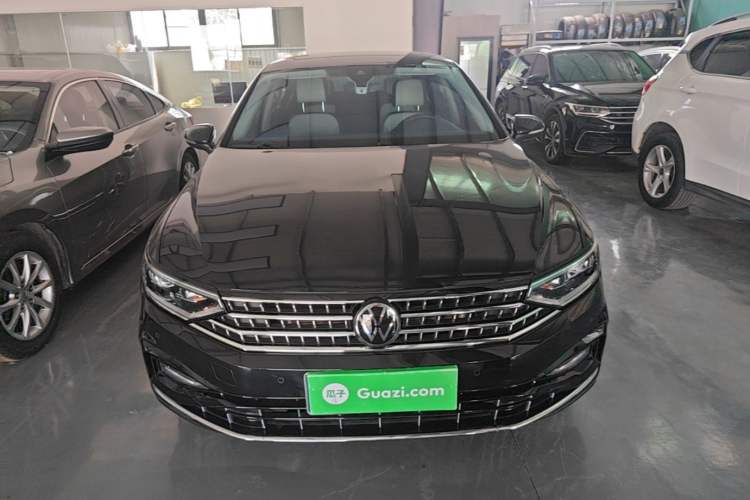 Volkswagen Magotan 2023 — фото 2
