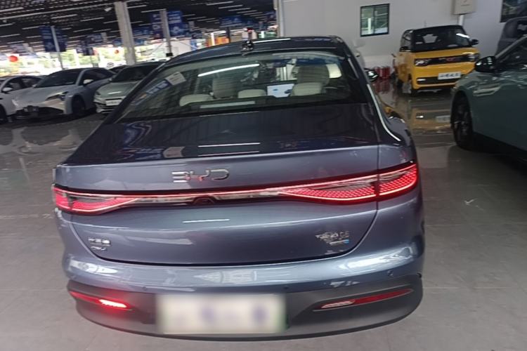 BYD Seal 05 2025 — 5