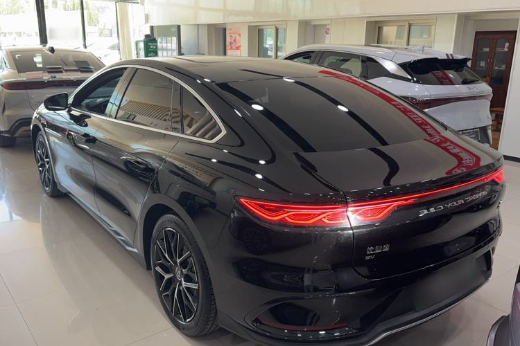 BYD Han 2025 — 3