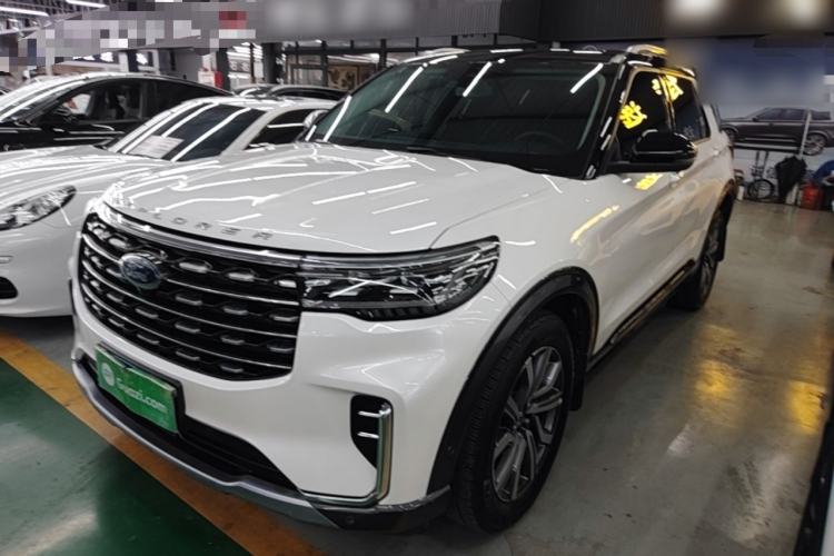 Ford Explorer 2023 — фото 1