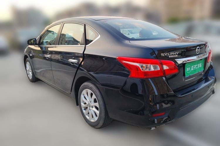 Nissan Sentra 2022 — 4