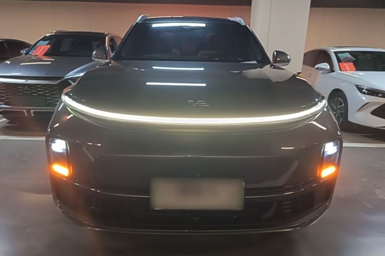 Li Auto L8 2023 — 2