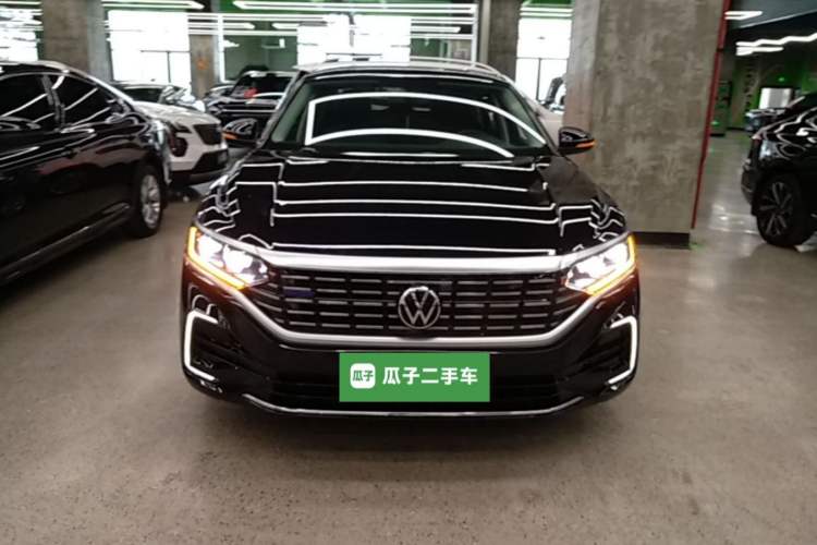 Volkswagen Passat 2022 — 2