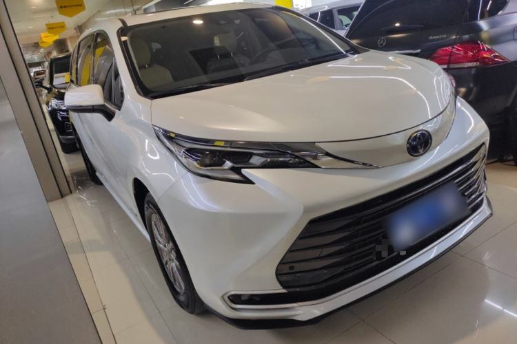 Toyota Sienna 2021 — 3