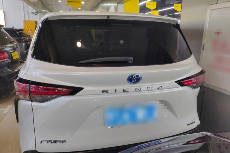 Toyota Sienna 2021 — 5