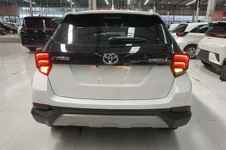 Toyota Yaris 2022 — фото 5