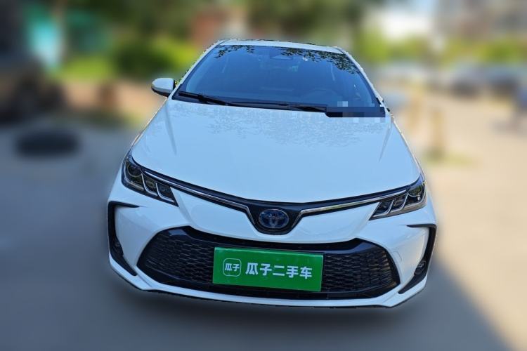 Toyota Corolla 2023 — фото 2