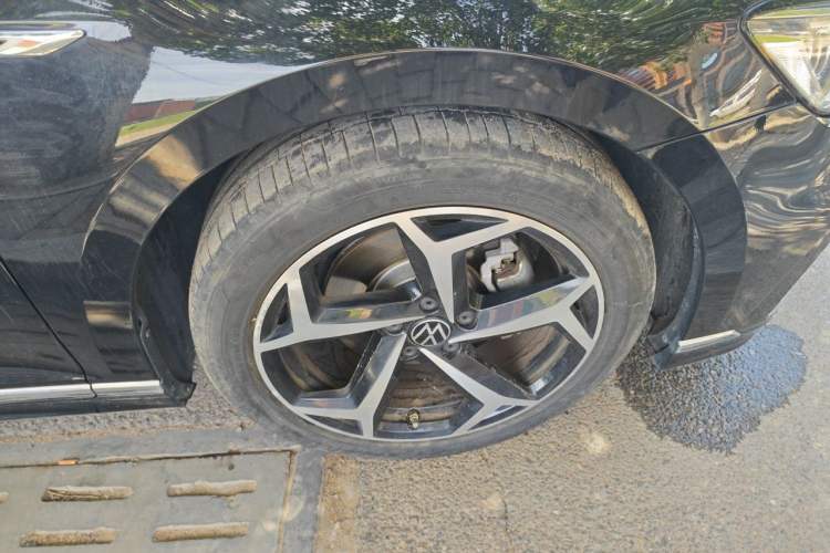 Volkswagen Magotan 2023 — 2