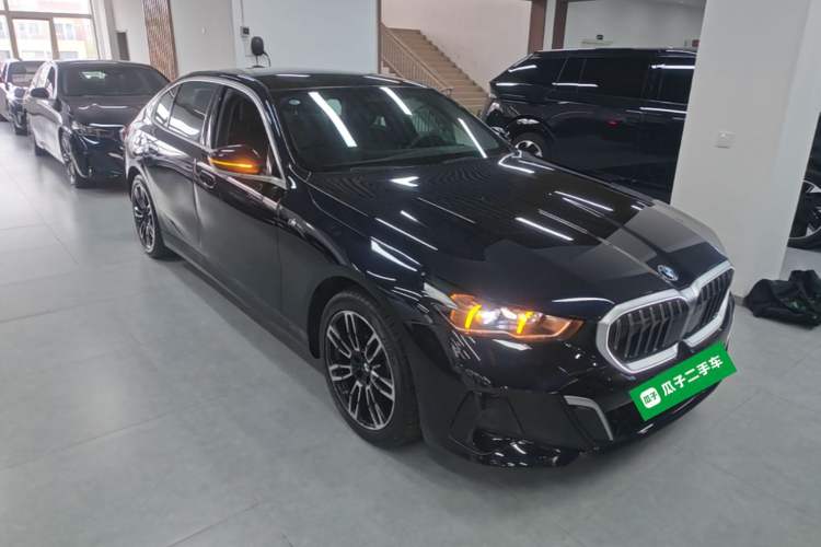 BMW 525Li 2025 — 3
