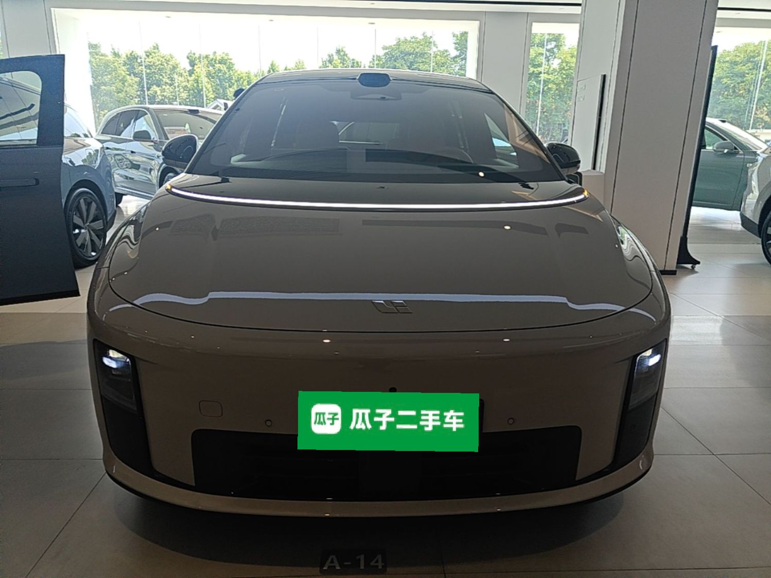 Li Auto i8 2025 — фото 2