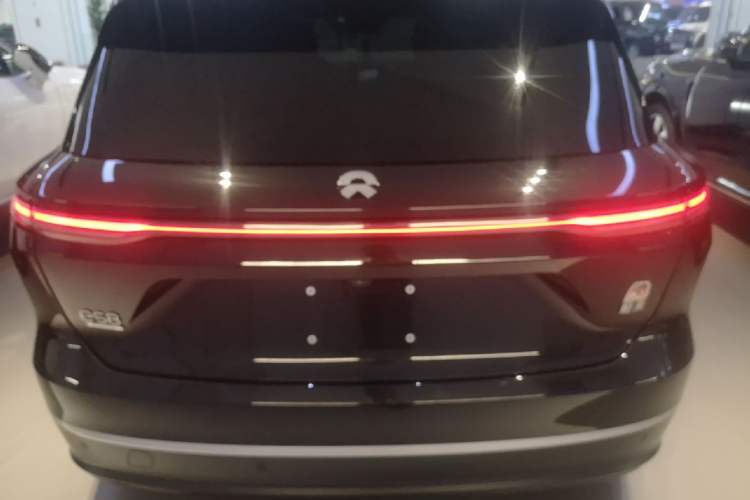 NIO ES8 2024 — 5