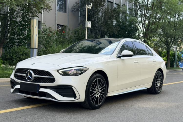 Mercedes-Benz C 260 L 2025 — фото 1