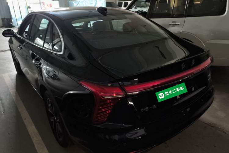 Hongqi H5 PHEV 2025 — 4