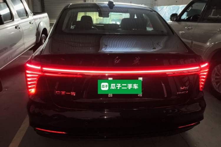 Hongqi H5 PHEV 2025 — 5