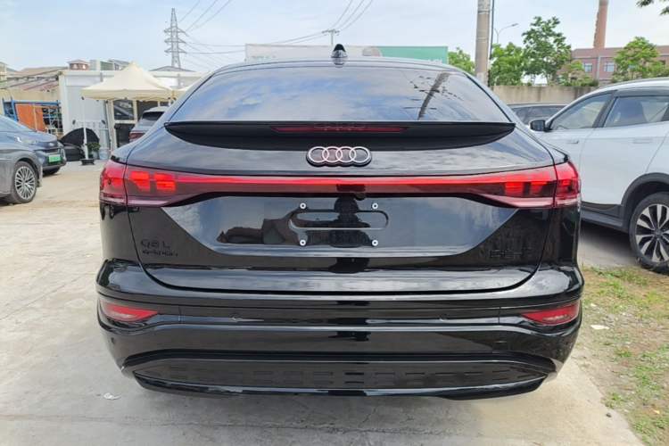 Audi Q6L Sportback e-tron 2026 — 5